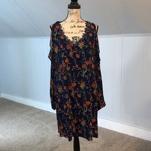 HEARTLOOM Emilia Lace Detail Cold Shoulder Dress